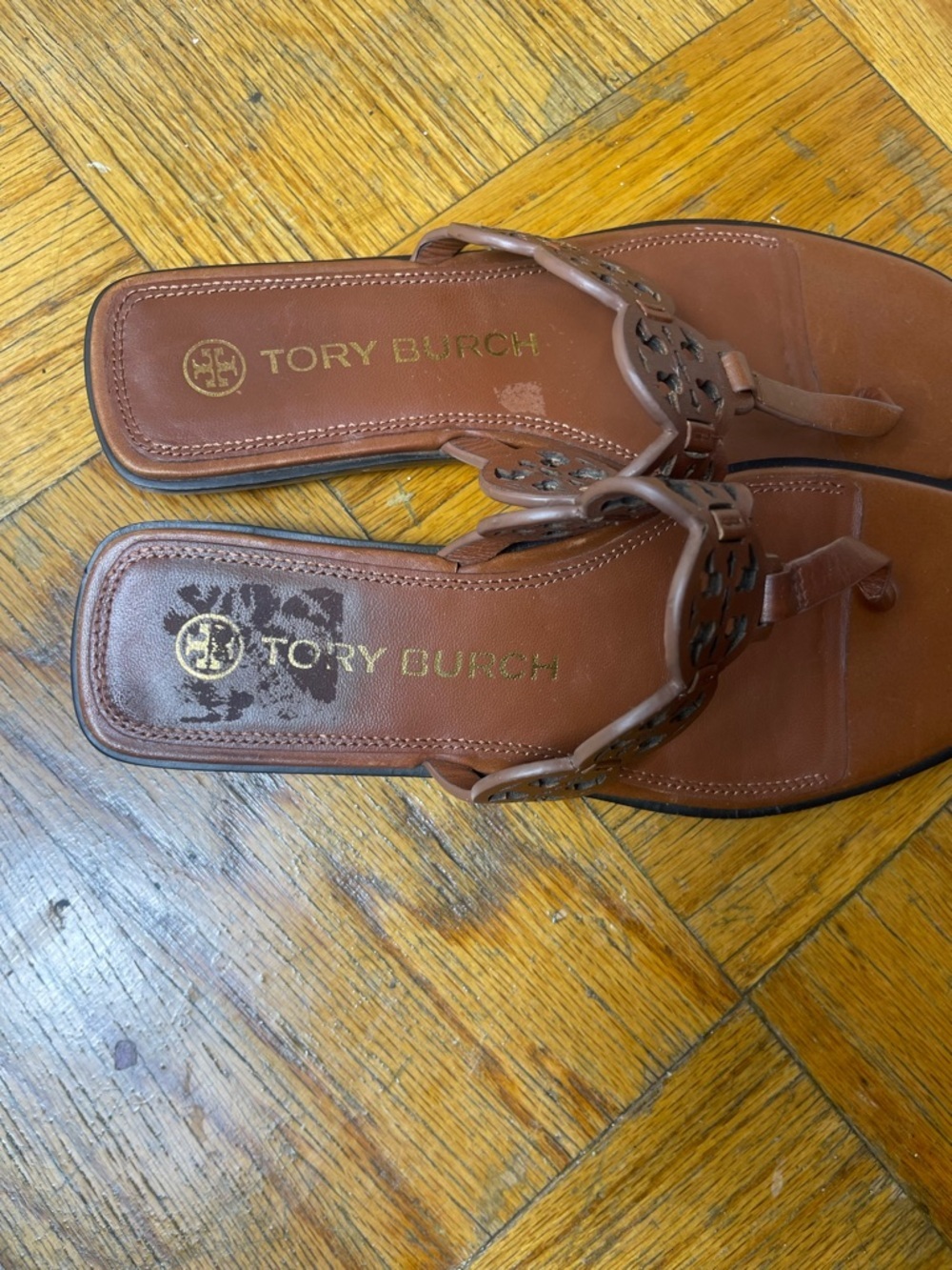 Tory Burch Tiny Miller 10mm Thong Sandals Burnt Cuoio Brown Leather Size 9M - Picture 3 of 5